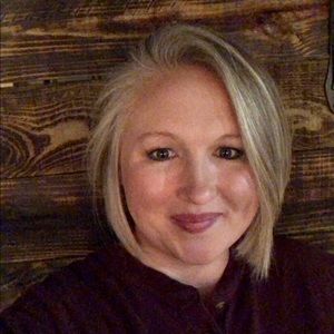 Meet your Posher, Alicia